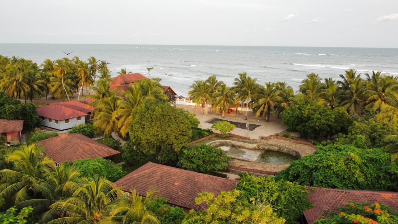 Charlestina Beach Resort Ampeni Eksteriør bilde