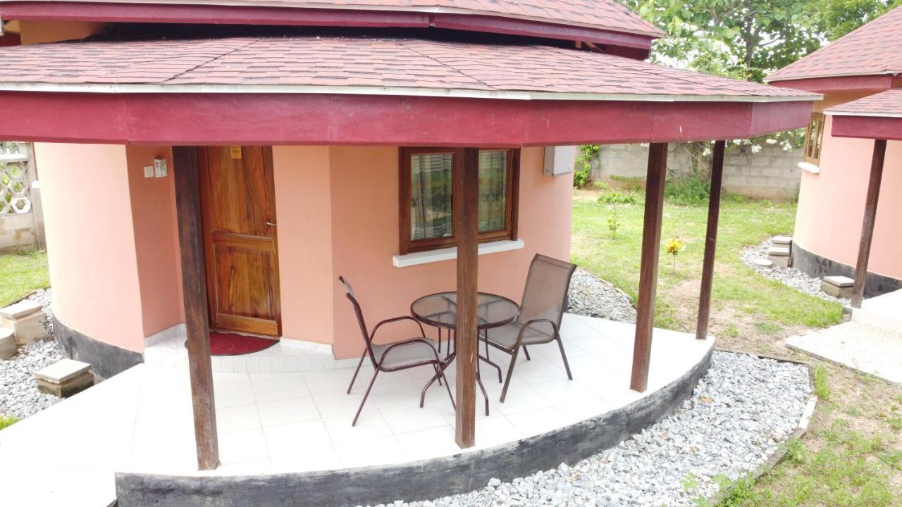 Charlestina Beach Resort Ampeni Eksteriør bilde