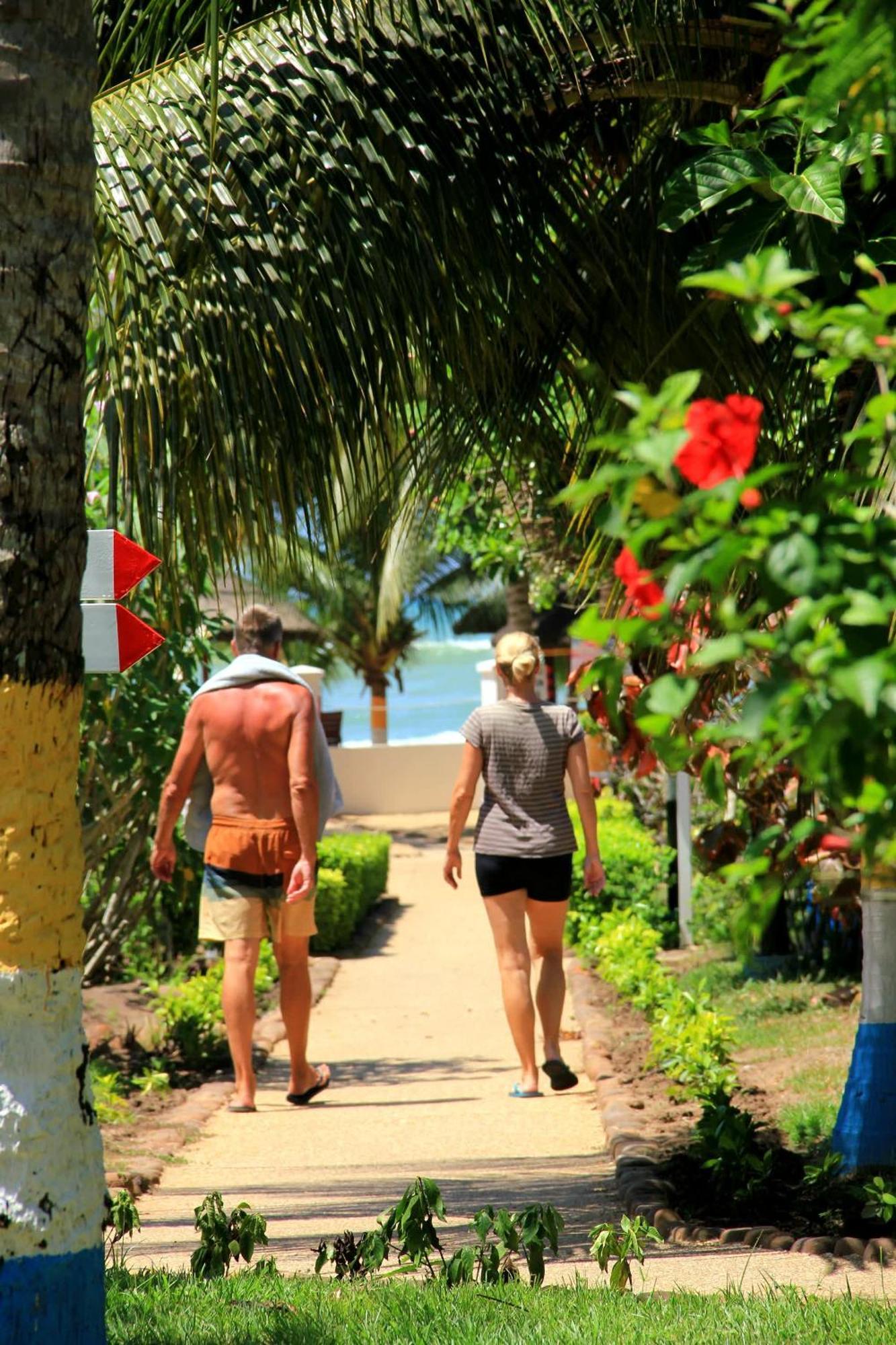 Charlestina Beach Resort Ampeni Eksteriør bilde