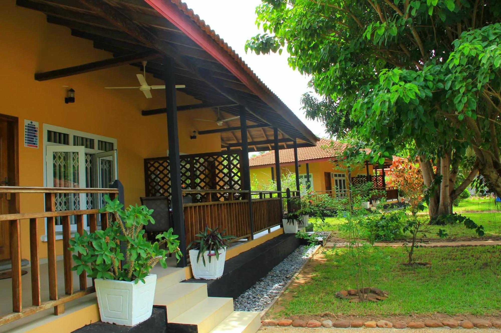 Charlestina Beach Resort Ampeni Eksteriør bilde